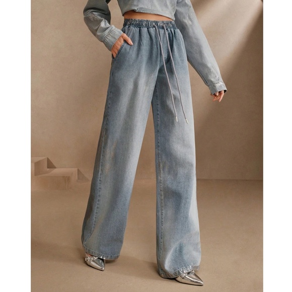 Light Wash Stretchy Waist Pockets Straight Leg Denim Jeans - Picture 4 of 4